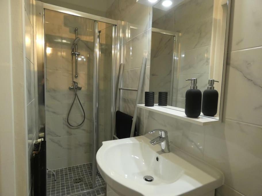 Apartment Moderne En Rez De Jardin