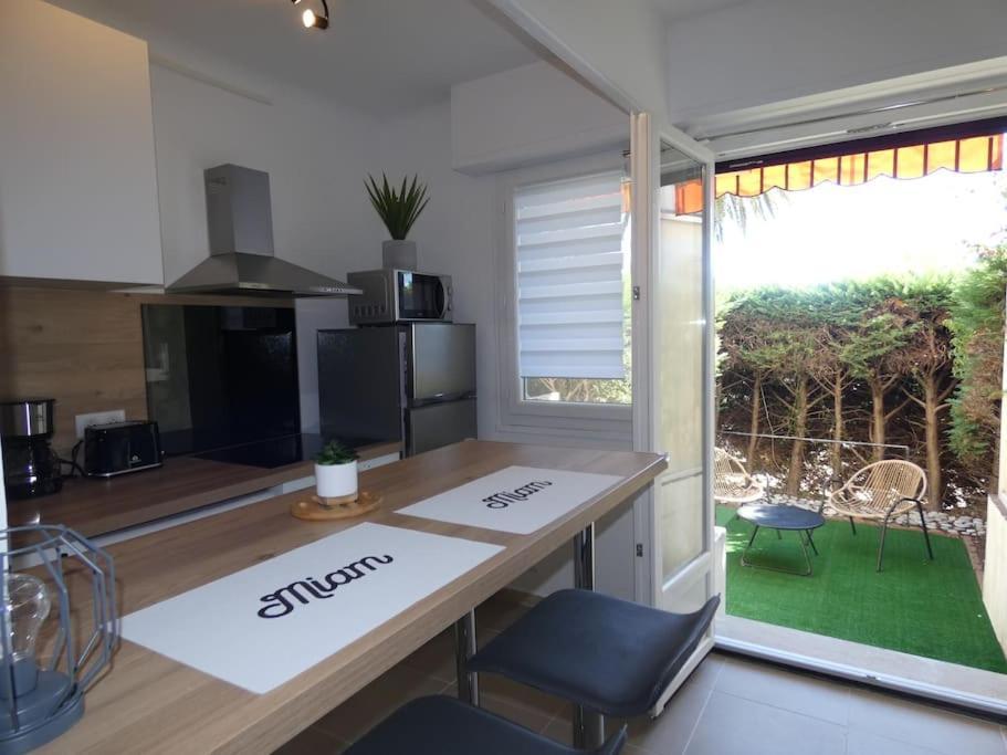Moderne En Rez De Jardin Apartment